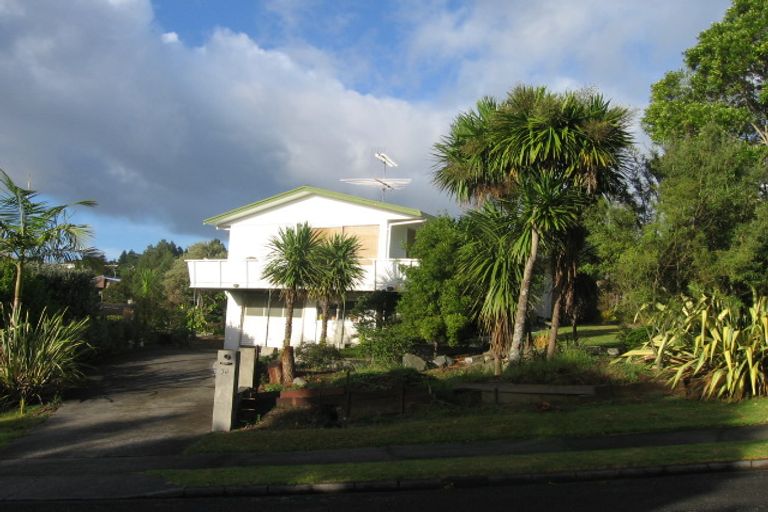 Photo of property in 4 Ensign Place, Hillcrest, Auckland, 0627