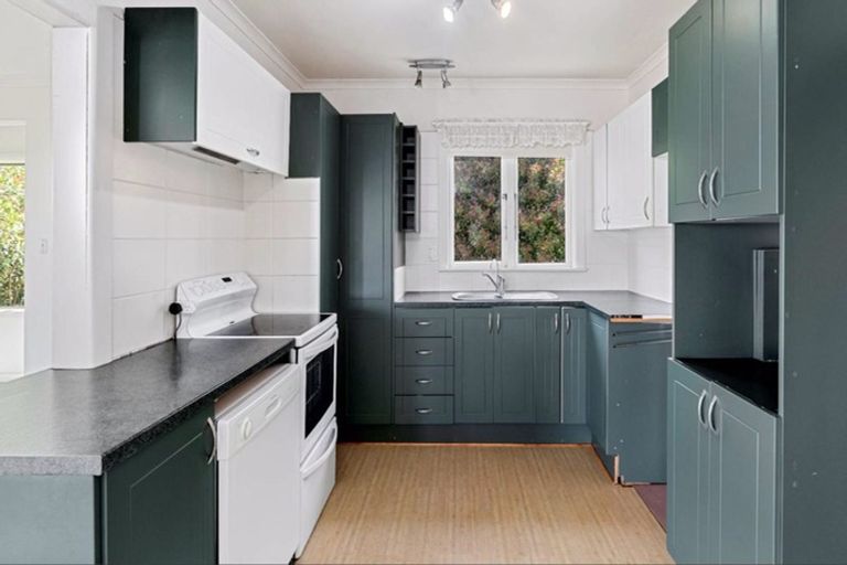 Photo of property in 35 Bayview Road, Browns Bay, Auckland, 0630