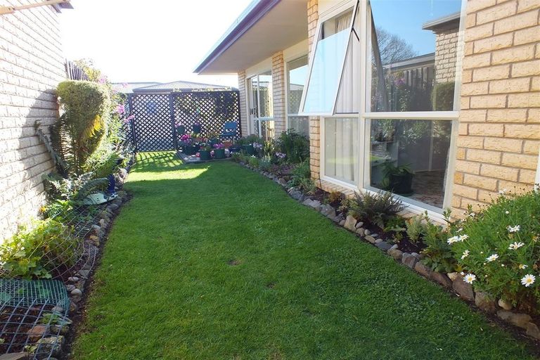 Photo of property in 13/13 Sylvan Street, Hillmorton, Christchurch, 8024