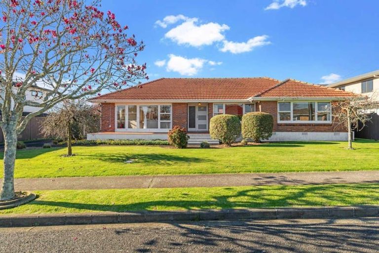 Photo of property in 45 Buckingham Crescent, Manukau, Auckland, 2025