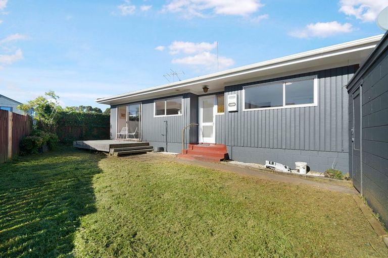 Photo of property in 3/1a Amberley Avenue, Te Atatu South, Auckland, 0610