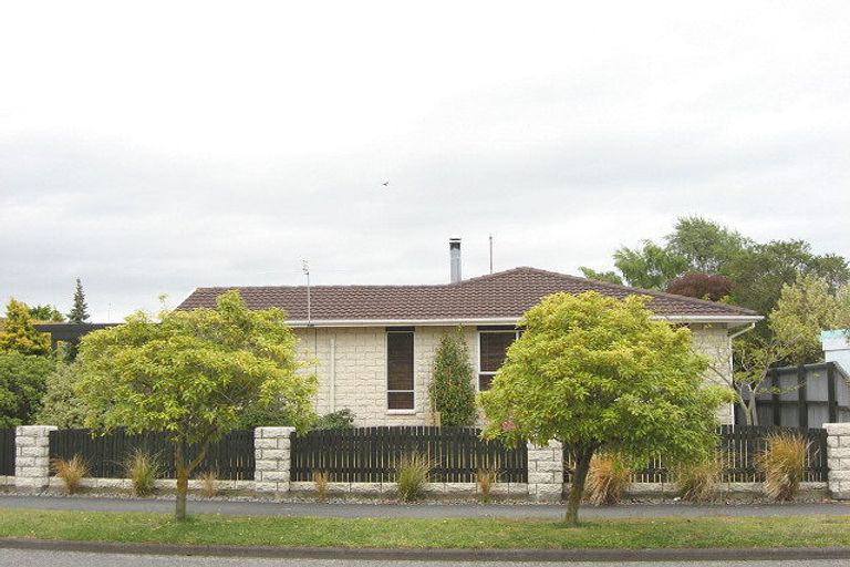 Photo of property in 18 Ingrid Street, Parklands, Christchurch, 8083