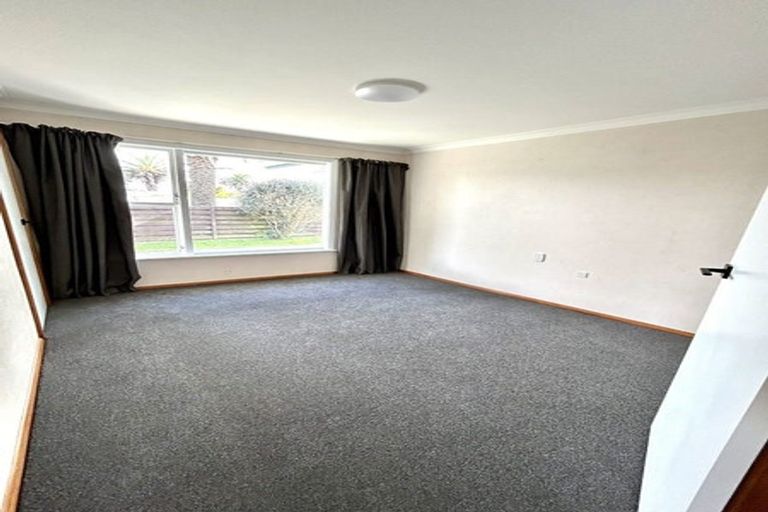Photo of property in 1 Highfield Place, Levin, 5510