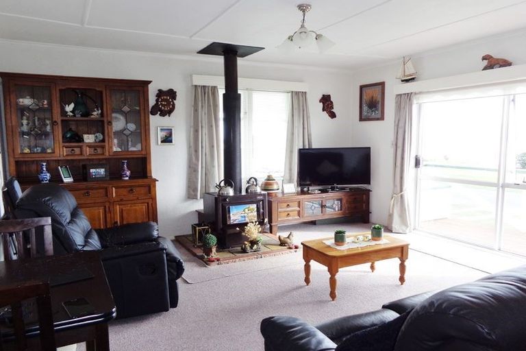 Photo of property in 18 Lake Ferry Road, Lake Ferry, Featherston, 5772