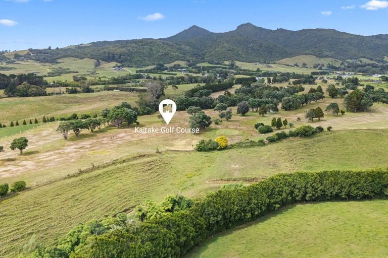 Photo of property in 12 Kaitake Place, Oakura, 4314