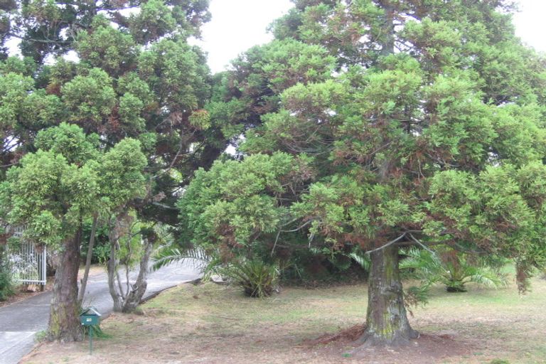 Photo of property in 2/25 Roberts Road, Glenfield, Auckland, 0629