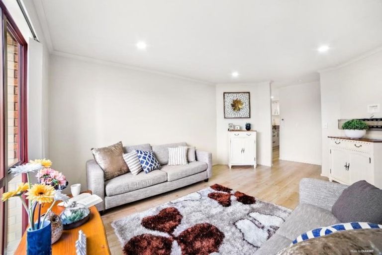 Photo of property in 8 Fernbank Lane, Greenhithe, Auckland, 0632