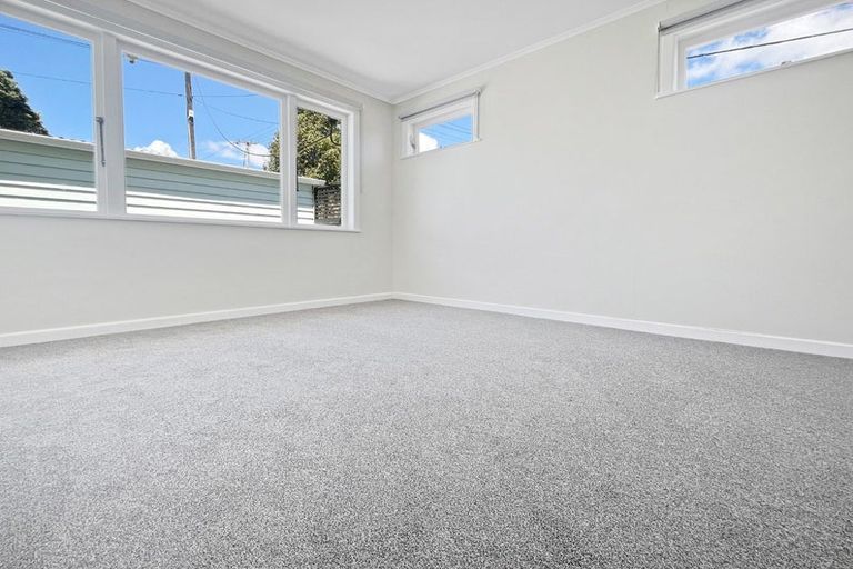 Photo of property in 2/102 Verran Road, Birkdale, Auckland, 0626