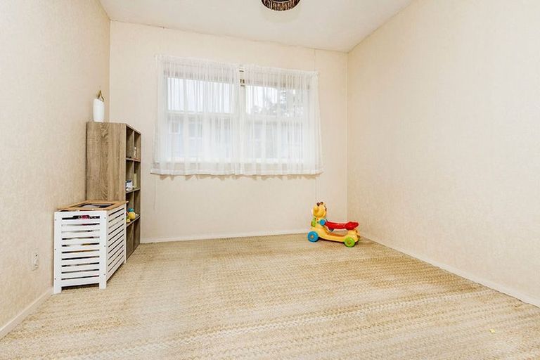 Photo of property in 73 Lynden Avenue, Hillcrest, Auckland, 0627