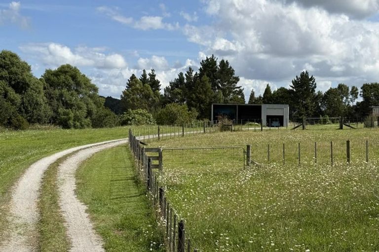 Photo of property in 33 Signal Road, Okaihau, 0475