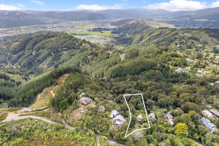 Photo of property in 98 Avro Road, Blue Mountains, Upper Hutt, 5371