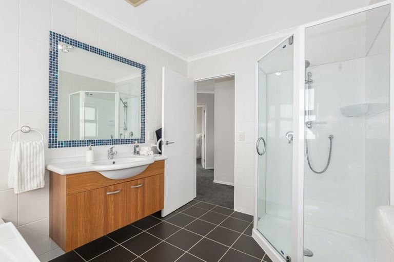 Photo of property in 9a Observatory Close, Whitby, Porirua, 5024