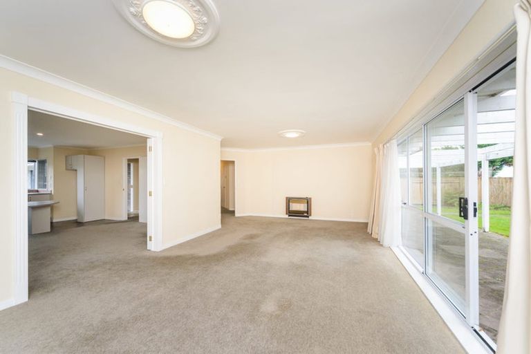 Photo of property in 4 Royal Oak Drive, Kelvin Grove, Palmerston North, 4414