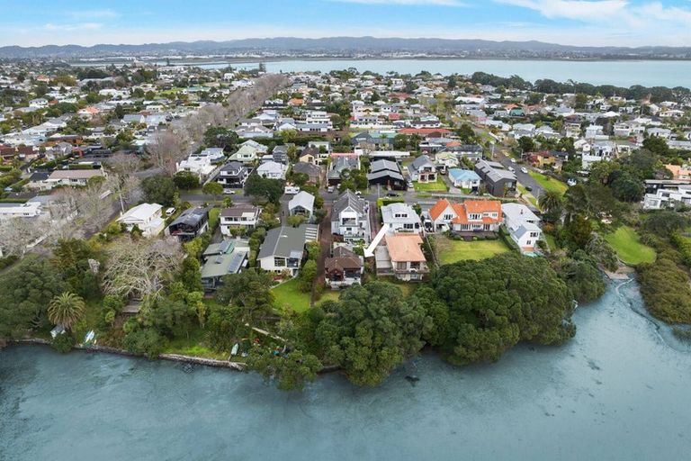 Photo of property in 9a Lynch Street, Point Chevalier, Auckland, 1022