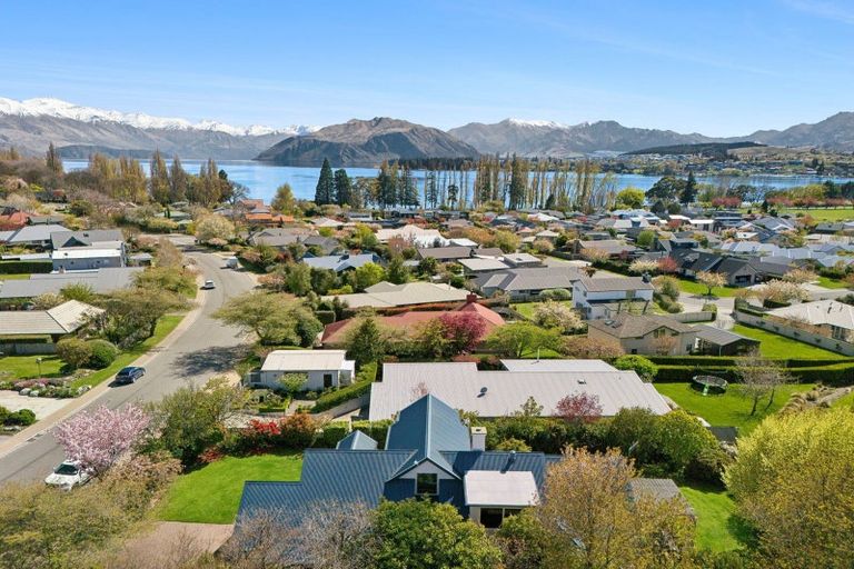 Photo of property in 76 Meadowstone Drive, Wanaka, 9305