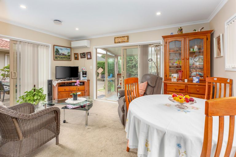 Photo of property in 3 Cathcart Close, Pukekohe, 2120