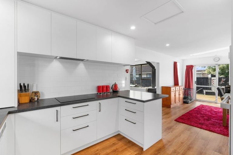 Photo of property in 23c Juniper Place, Burnside, Christchurch, 8053