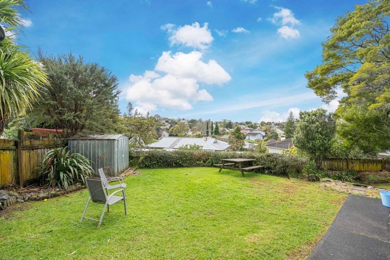 Photo of property in 17 Elizabeth Drive, West Harbour, Auckland, 0618