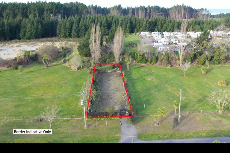 Photo of property in 22 Featherstone Avenue, Kairaki, 7630