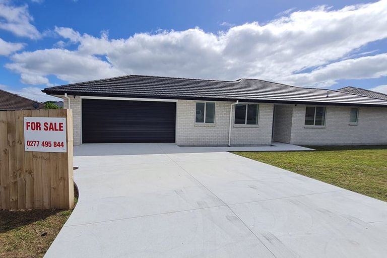 Photo of property in 15 Ocean View Rise, Ruakaka, 0116