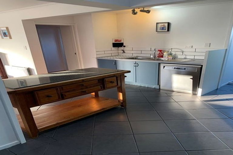 Photo of property in 485 West Coast Road, Glen Eden, Auckland, 0602