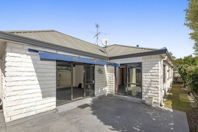 Photo of property in 2/39a Yardley Street, Avonhead, Christchurch, 8042