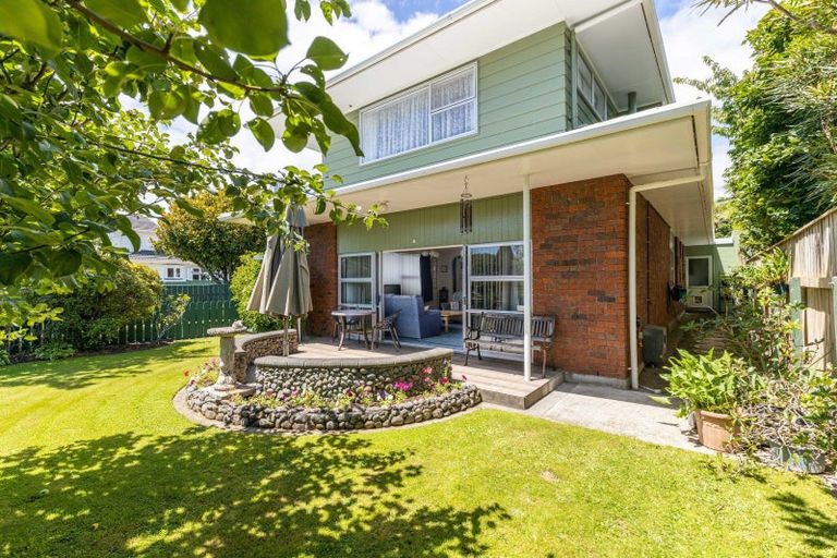 Photo of property in 4 Shortland Street, Lower Vogeltown, New Plymouth, 4310