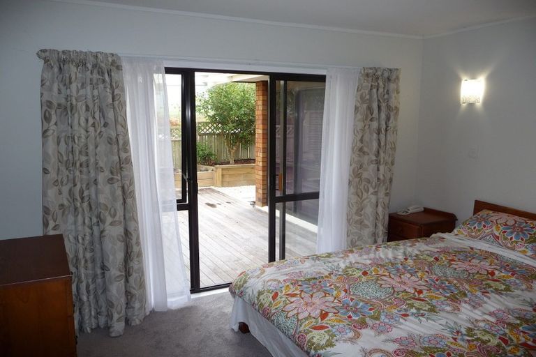 Photo of property in 2/32 Pupuke Road, Takapuna, Auckland, 0622