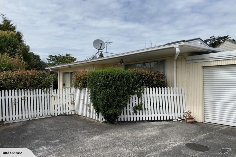 Photo of property in 2/53 Tabitha Crescent, Henderson, Auckland, 0612
