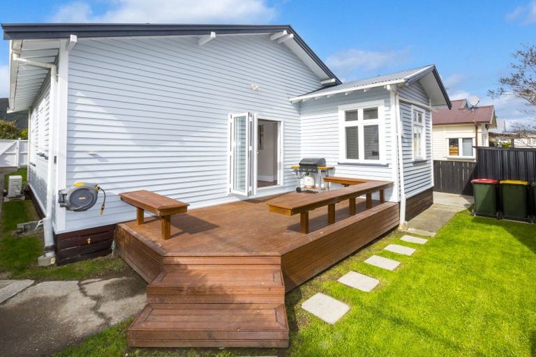 Photo of property in 8 Leighton Avenue, Waiwhetu, Lower Hutt, 5010