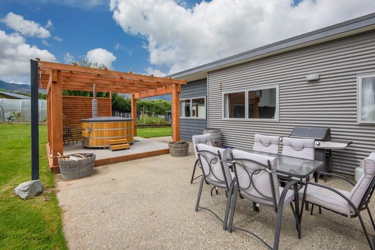 Photo of property in 7 Ellie Place, Lake Hawea, Wanaka, 9382