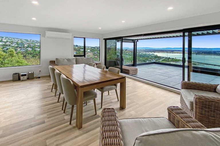 Photo of property in 11b Inverness Lane, Redcliffs, Christchurch, 8081