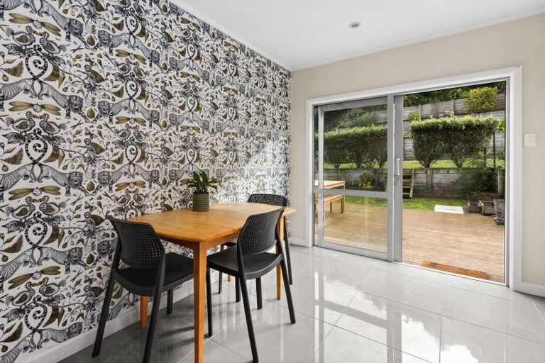 Photo of property in 2 Main Street, Hospital Hill, Napier, 4110