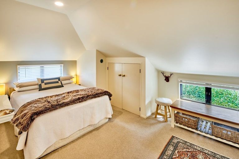 Photo of property in 2/139 Knights Road, Hutt Central, Lower Hutt, 5010