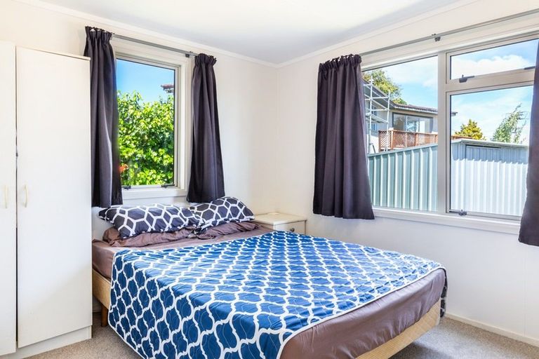 Photo of property in 49 Matuku Street, Two Mile Bay, Taupo, 3330