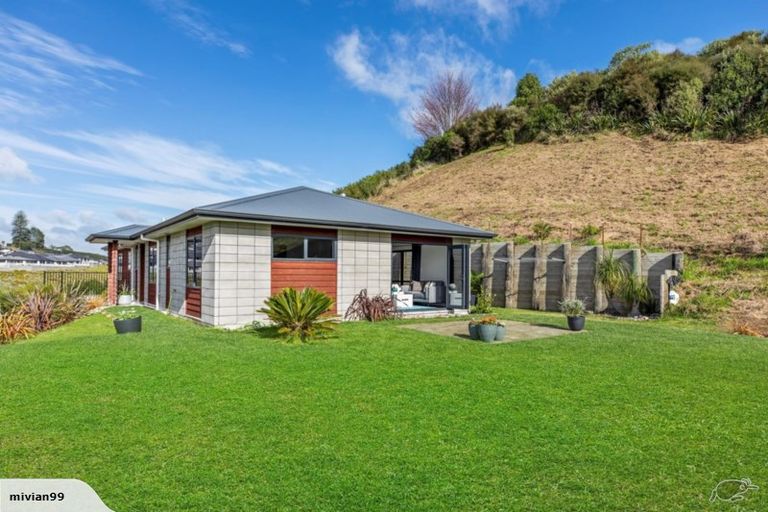 Photo of property in 8 Southill Way, Pyes Pa, Tauranga, 3112