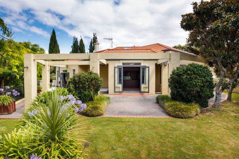 Photo of property in 5 The Oaks, Awapuni, Palmerston North, 4412