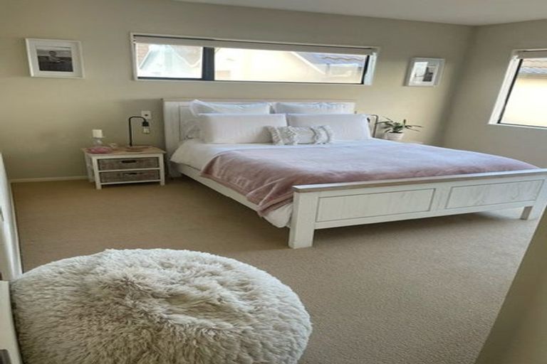 Photo of property in 29 Spalding Rise, Golflands, Auckland, 2013