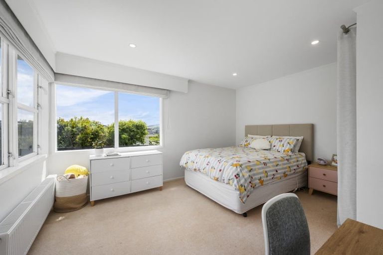 Photo of property in 50 Churton Drive, Churton Park, Wellington, 6037
