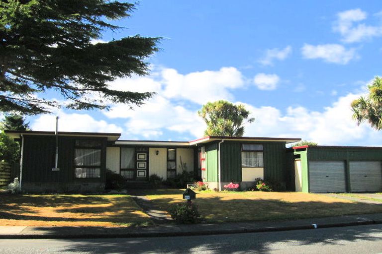 Photo of property in 16 Holdsworth Avenue, Trentham, Upper Hutt, 5018
