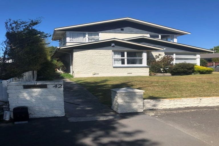 Photo of property in 42 Burnside Crescent, Burnside, Christchurch, 8053