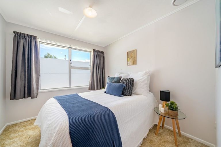 Photo of property in 37 Hillside Drive, Maoribank, Upper Hutt, 5018