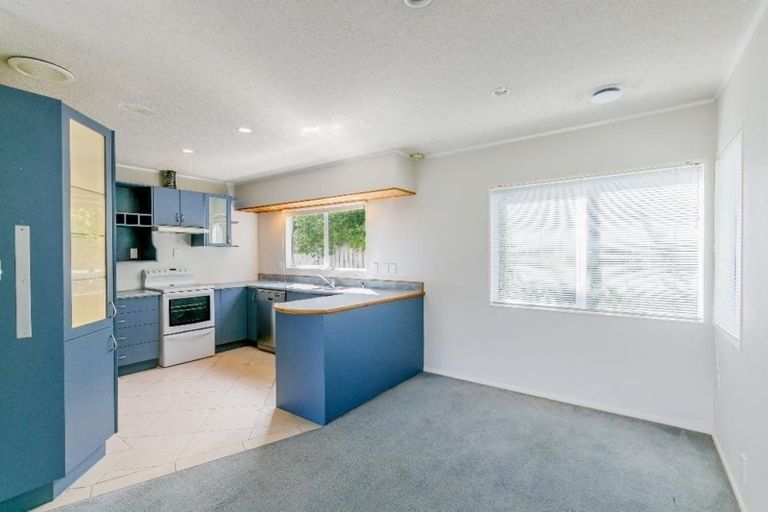 Photo of property in 28 Drome View Place, Beach Haven, Auckland, 0626