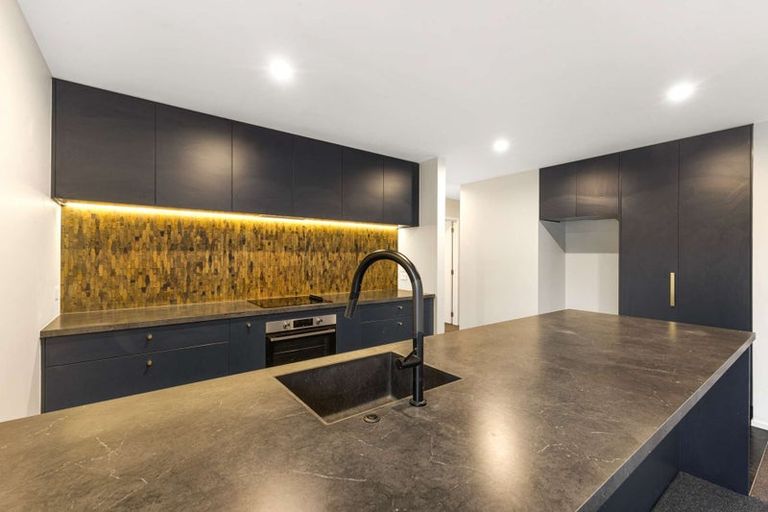 Photo of property in 9 Rehua Place, Waiwhakaiho, New Plymouth, 4312