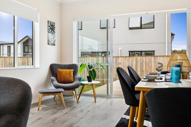 Photo of property in 30 Jane Maree Road, Kumeu, 0810