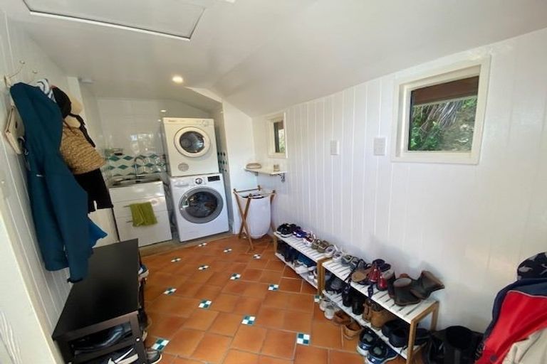 Photo of property in 336 The Esplanade, Island Bay, Wellington, 6023