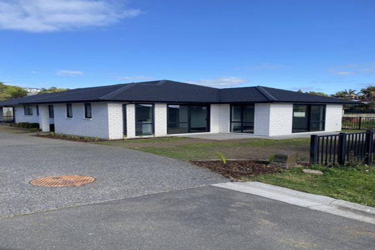 Photo of property in 8 Albatross Lane, Welcome Bay, Tauranga, 3112
