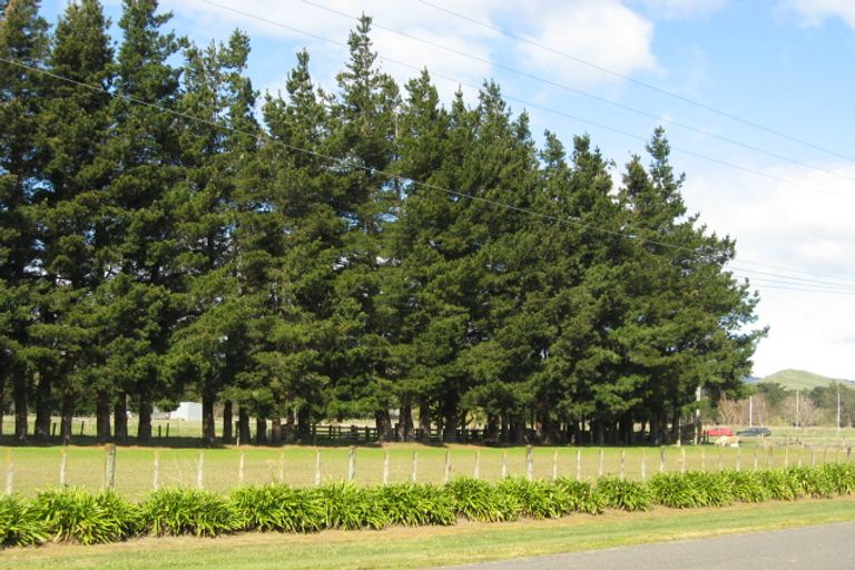 Photo of property in 6 Charlotte Street, Takapau, 4203