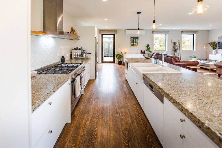 Photo of property in 42 Mcadam Drive, Jacks Point, Queenstown, 9371