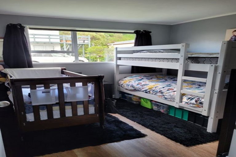 Photo of property in 2/3 School Road, Plimmerton, Porirua, 5026